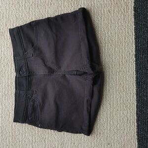 Levi's Mid Length shorts Size 28